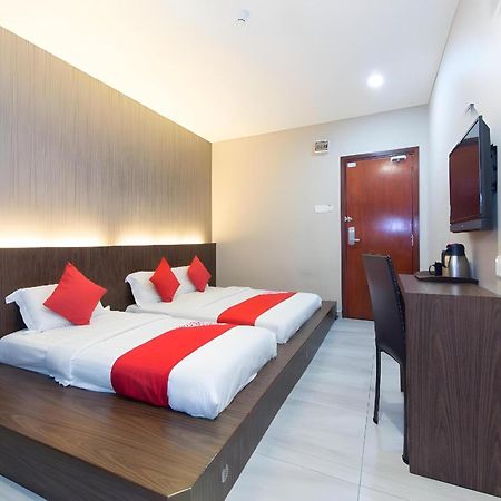 Super Oyo 340 Comfort Hotel Kampong Batu Belah Zewnętrze zdjęcie