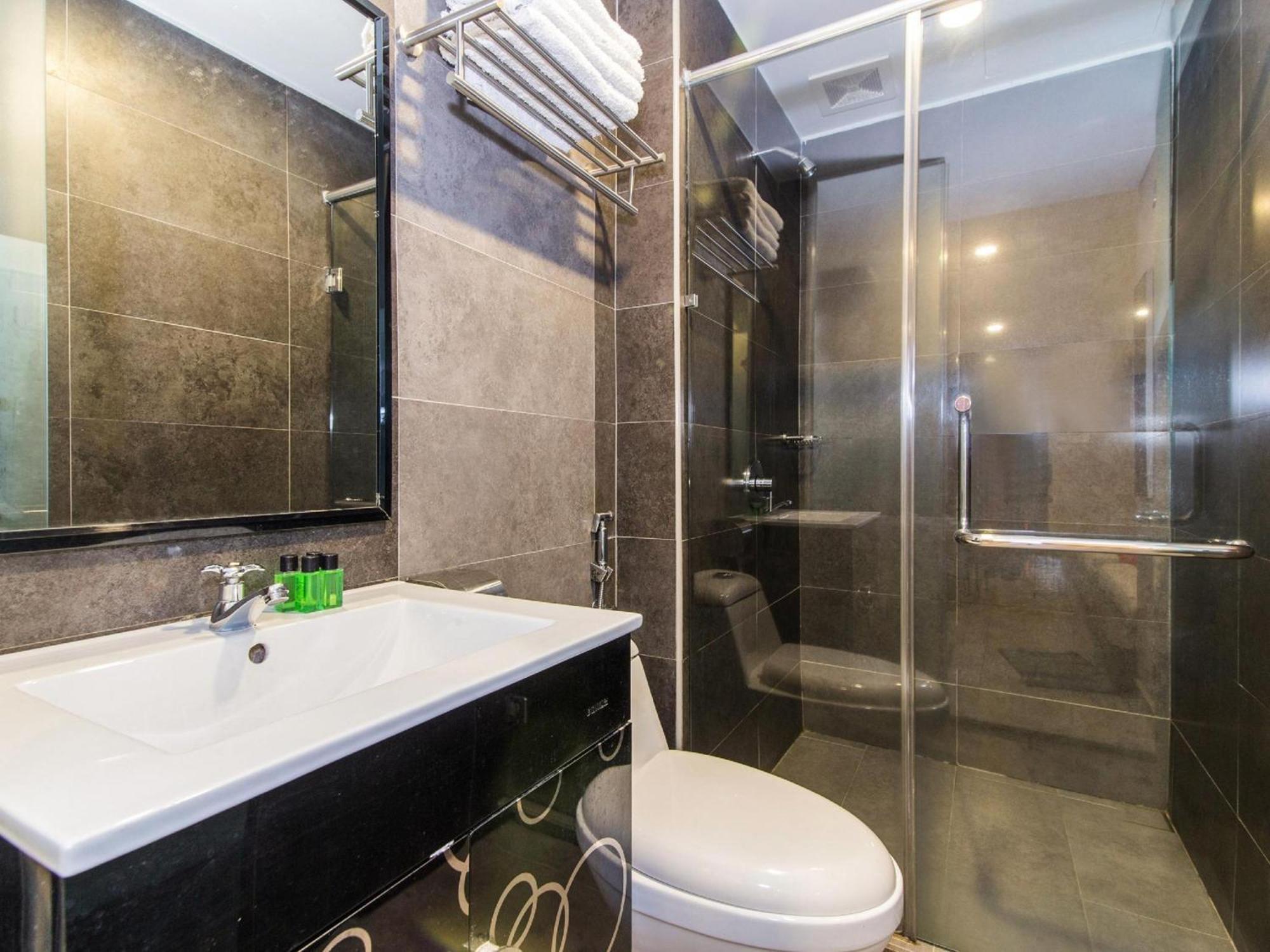 Super Oyo 340 Comfort Hotel Kampong Batu Belah Zewnętrze zdjęcie