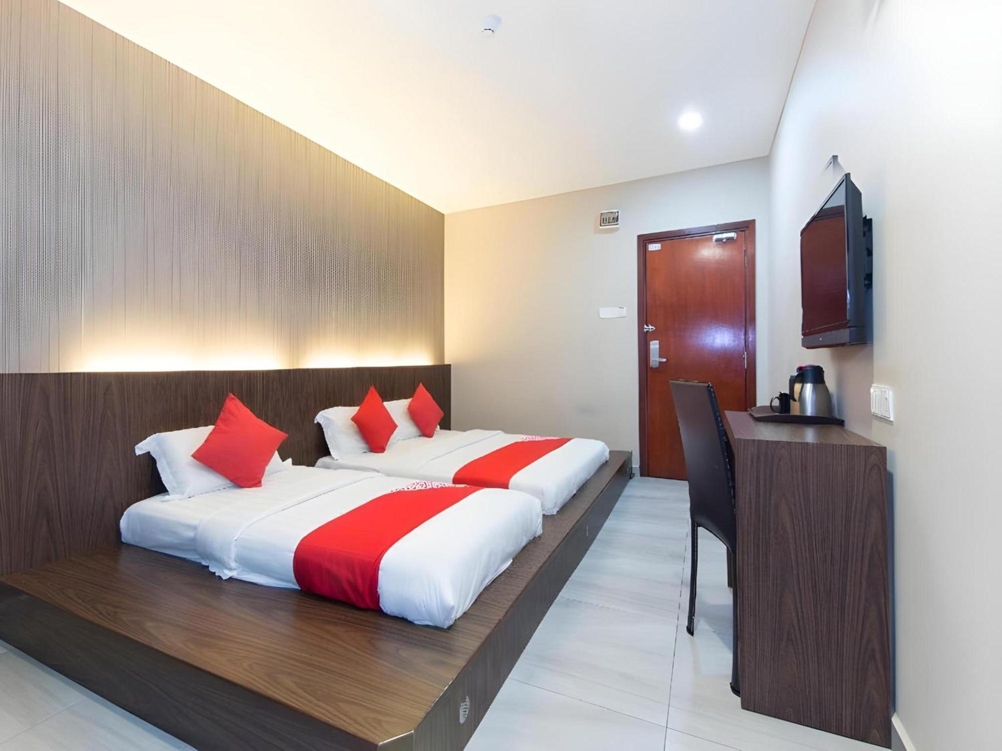 Super Oyo 340 Comfort Hotel Kampong Batu Belah Zewnętrze zdjęcie
