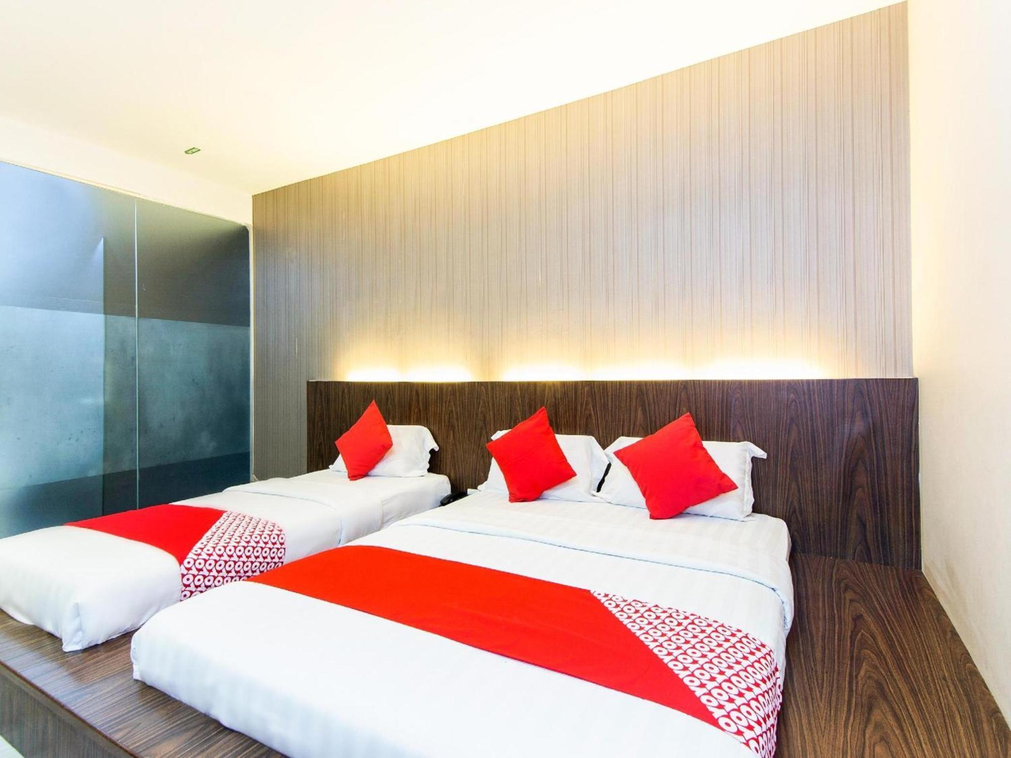 Super Oyo 340 Comfort Hotel Kampong Batu Belah Zewnętrze zdjęcie