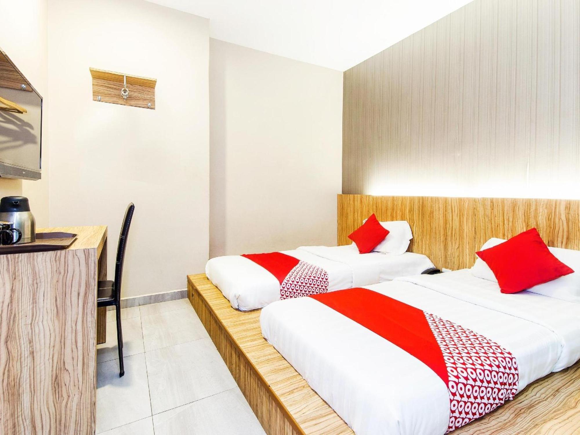 Super Oyo 340 Comfort Hotel Kampong Batu Belah Zewnętrze zdjęcie