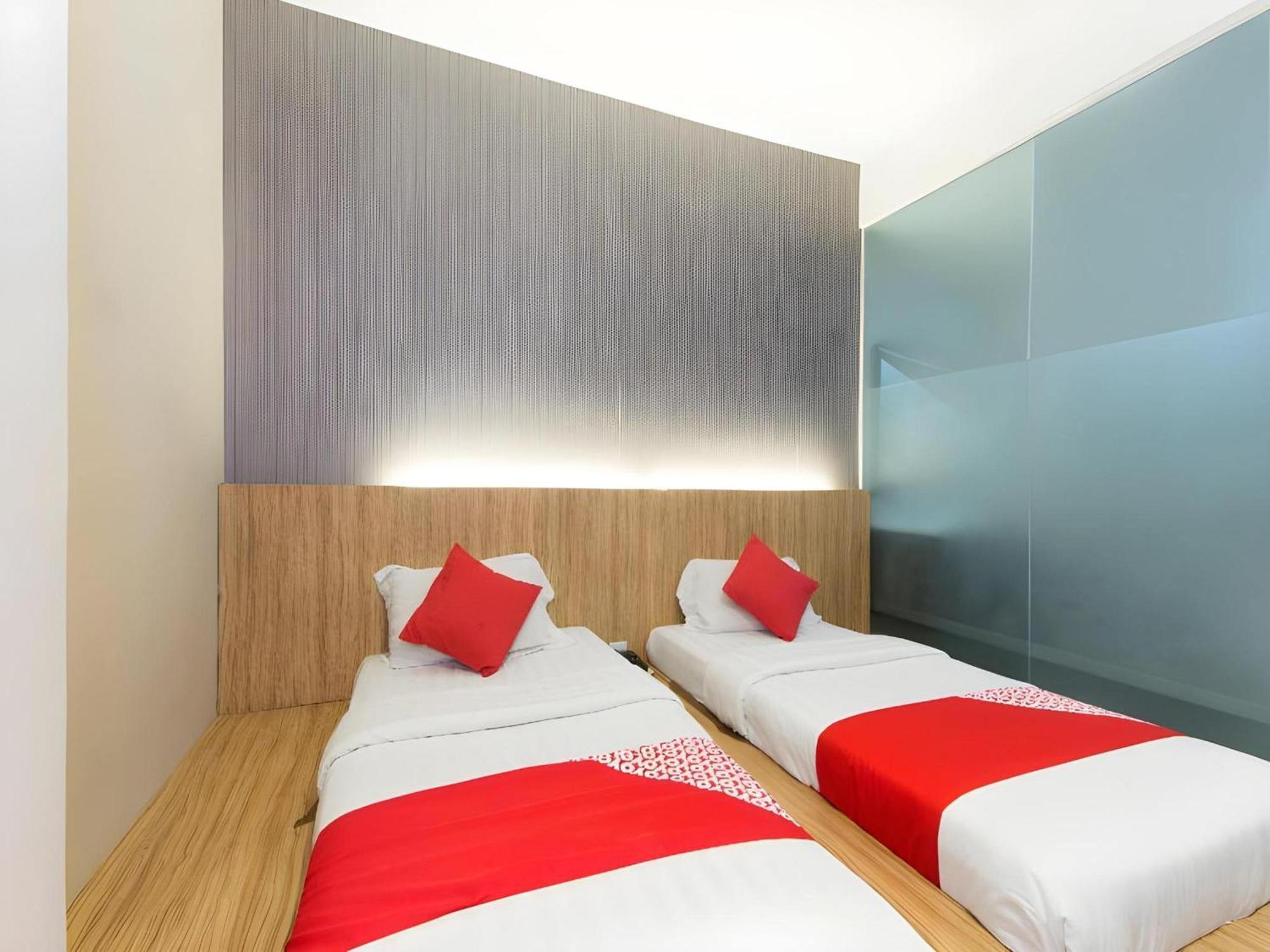 Super Oyo 340 Comfort Hotel Kampong Batu Belah Zewnętrze zdjęcie