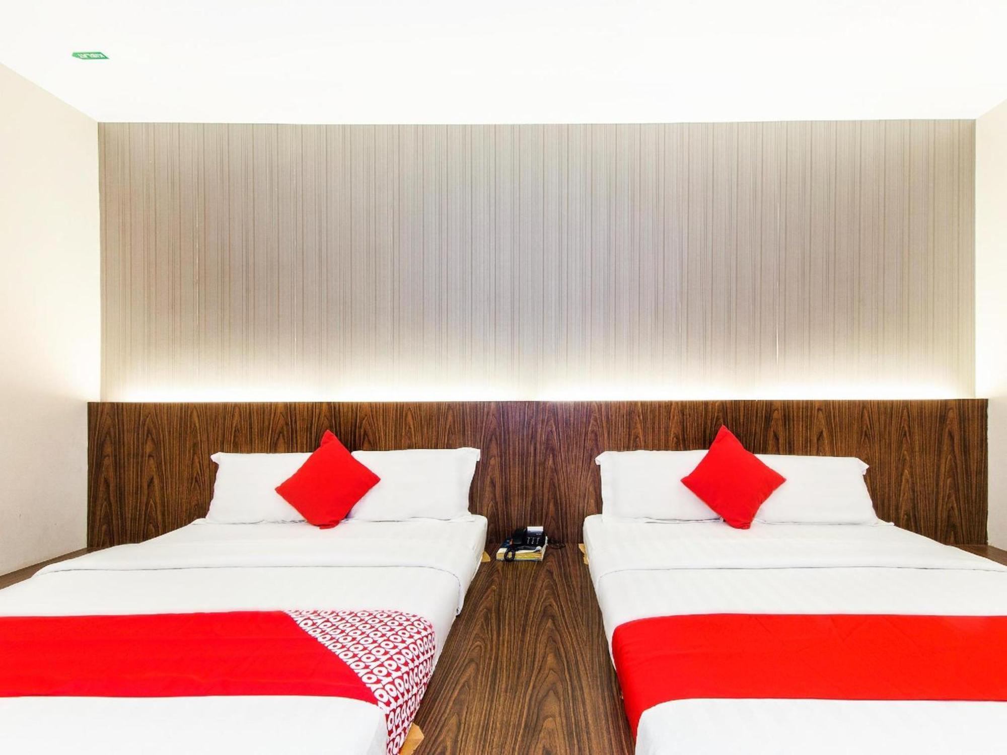 Super Oyo 340 Comfort Hotel Kampong Batu Belah Zewnętrze zdjęcie