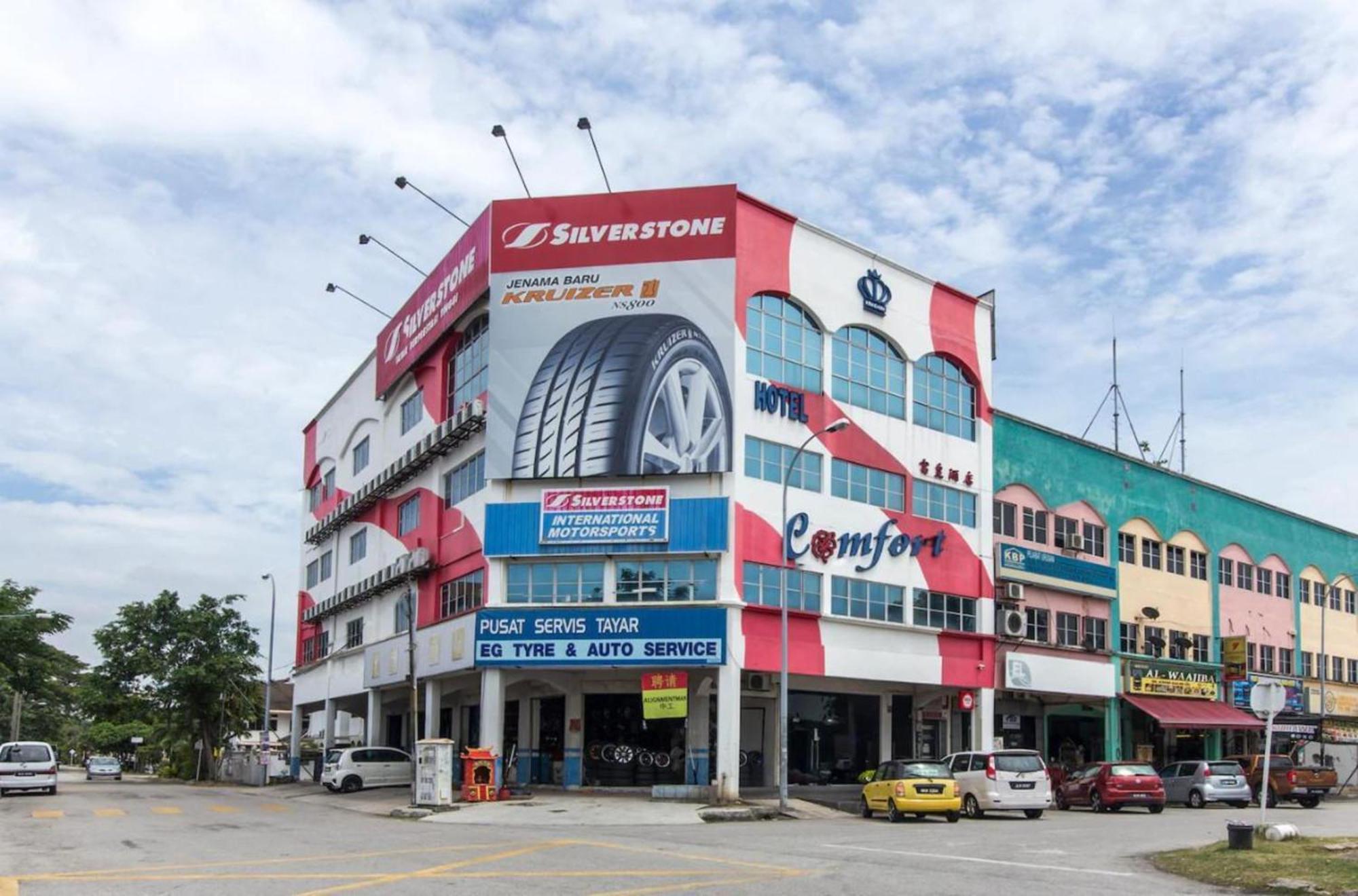 Super Oyo 340 Comfort Hotel Kampong Batu Belah Zewnętrze zdjęcie