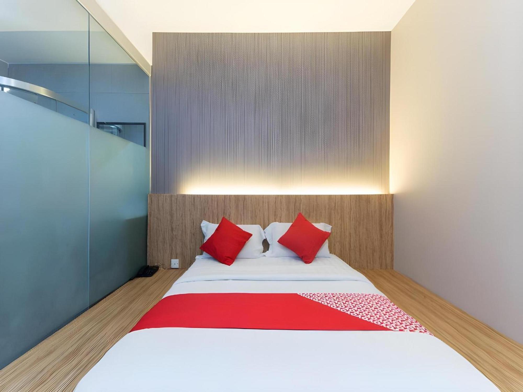 Super Oyo 340 Comfort Hotel Kampong Batu Belah Zewnętrze zdjęcie