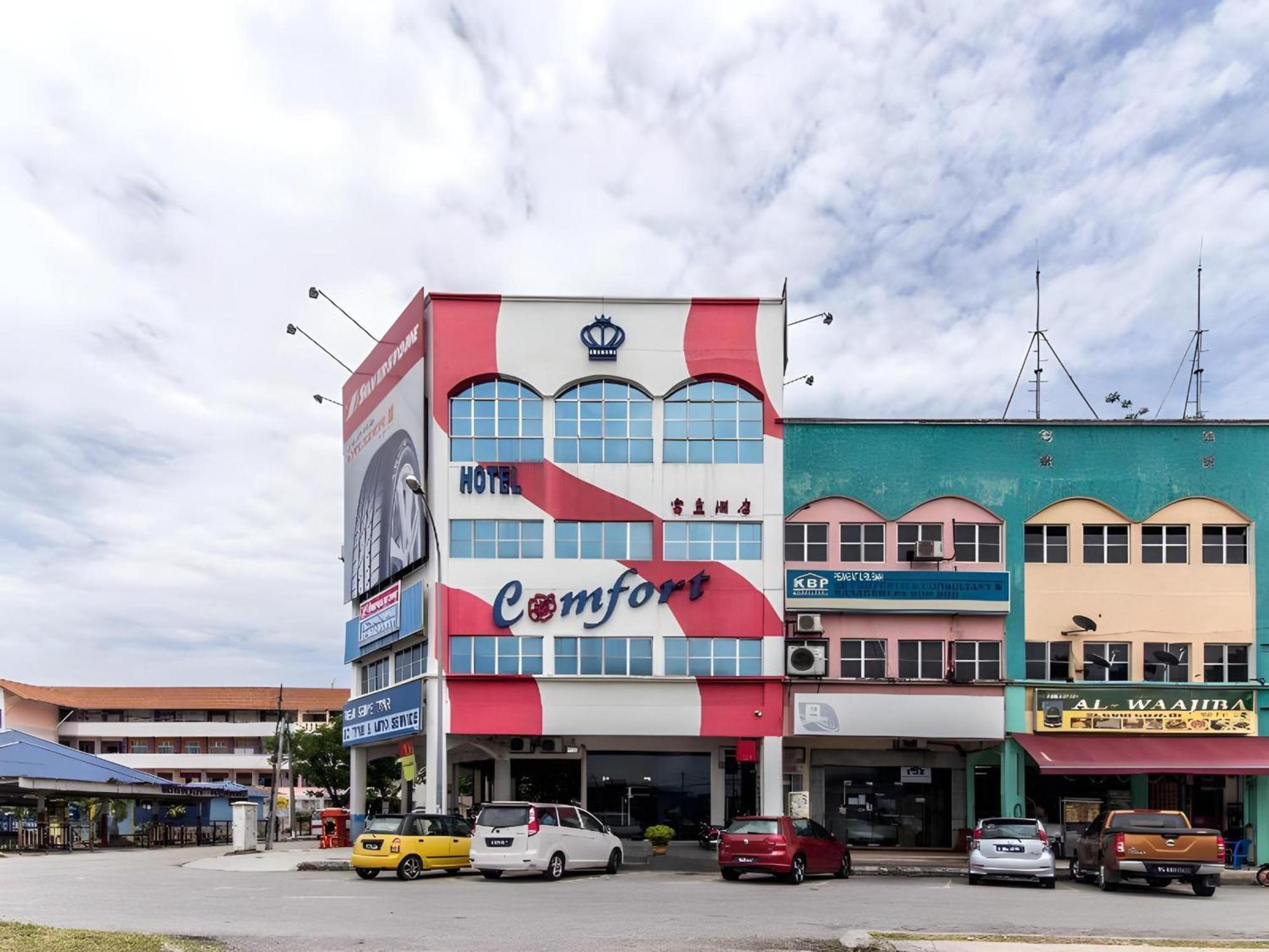 Super Oyo 340 Comfort Hotel Kampong Batu Belah Zewnętrze zdjęcie
