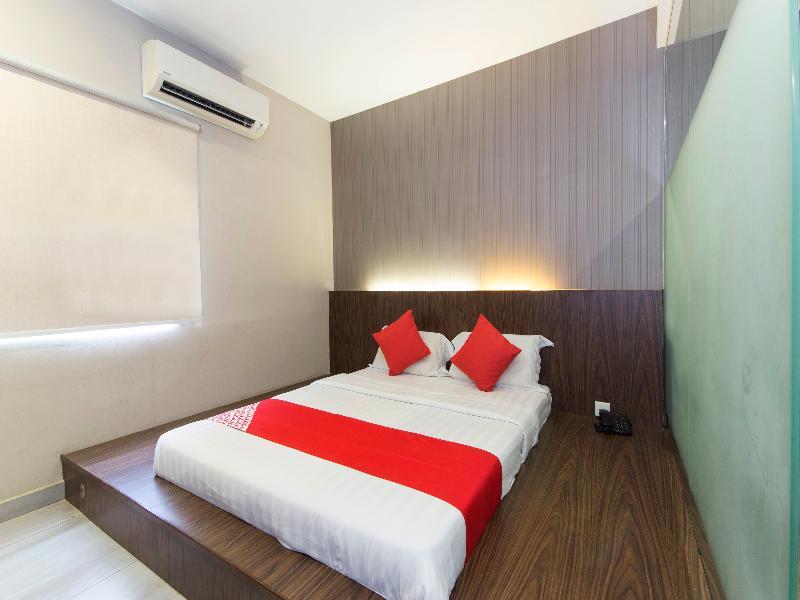 Super Oyo 340 Comfort Hotel Kampong Batu Belah Zewnętrze zdjęcie